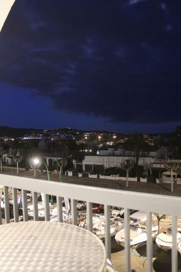 Absolute Apartment Ampuriabrava Exterior foto